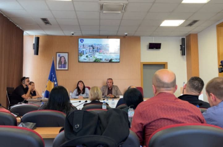 Featured image for Përplasje në Kuvendin e Mitrovicës së Veriut, asamblistëve shqiptarë u ndërpritet fjala