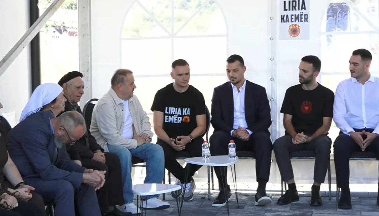 “Presidenti na ka thirr prej Hagës” Djali i Kadri Veselit i jep kurajo familjes Bunjaku, u thotë se keni humb një djalë që gjithë Kosova i është mirënjohës