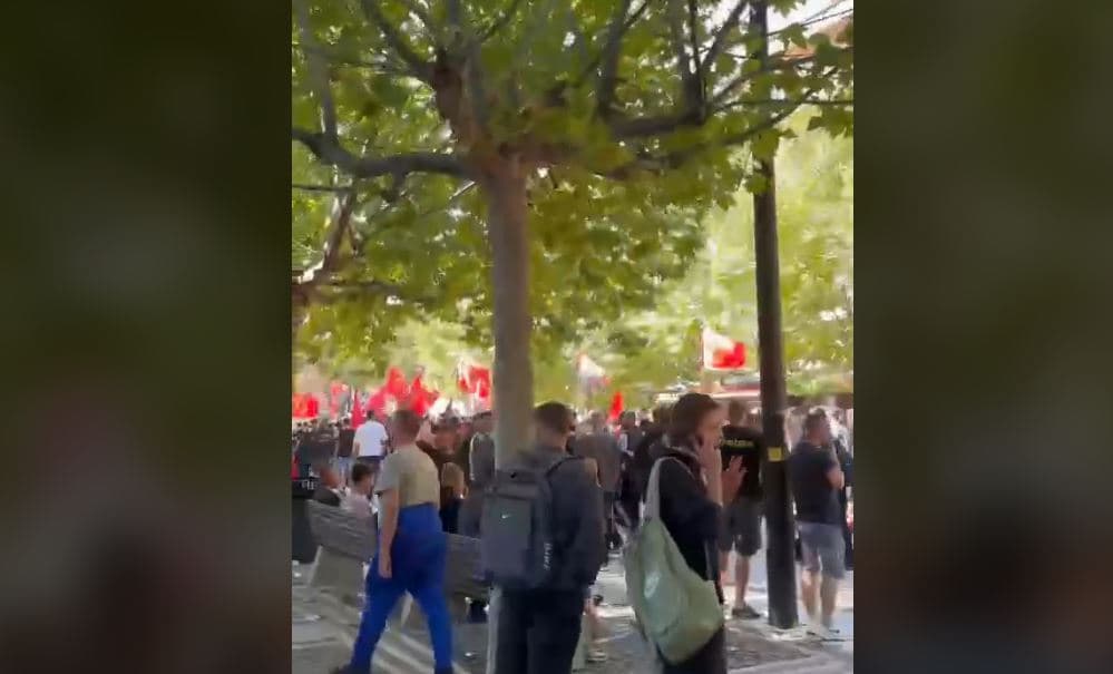 Qytetarët në Prishtinë të nervozuar pas seancës, protestojnë ndaj vendimit të Speciales