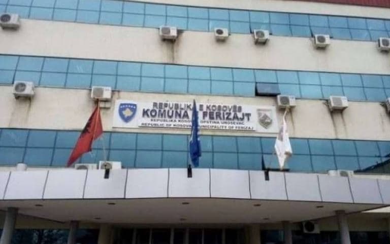 Raporti i ZKA-së ndez debatin në Ferizaj, opozita kërkon të raportojnë kryetari dhe drejtori i Urbanizmit