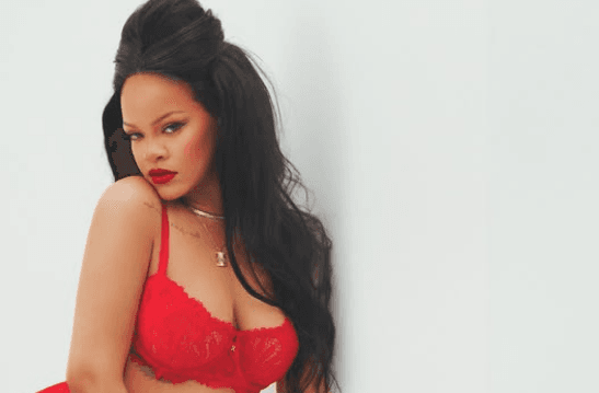Featured image for Rihanna “përvelon” me koleksionin e ri të Savage X Fenty
