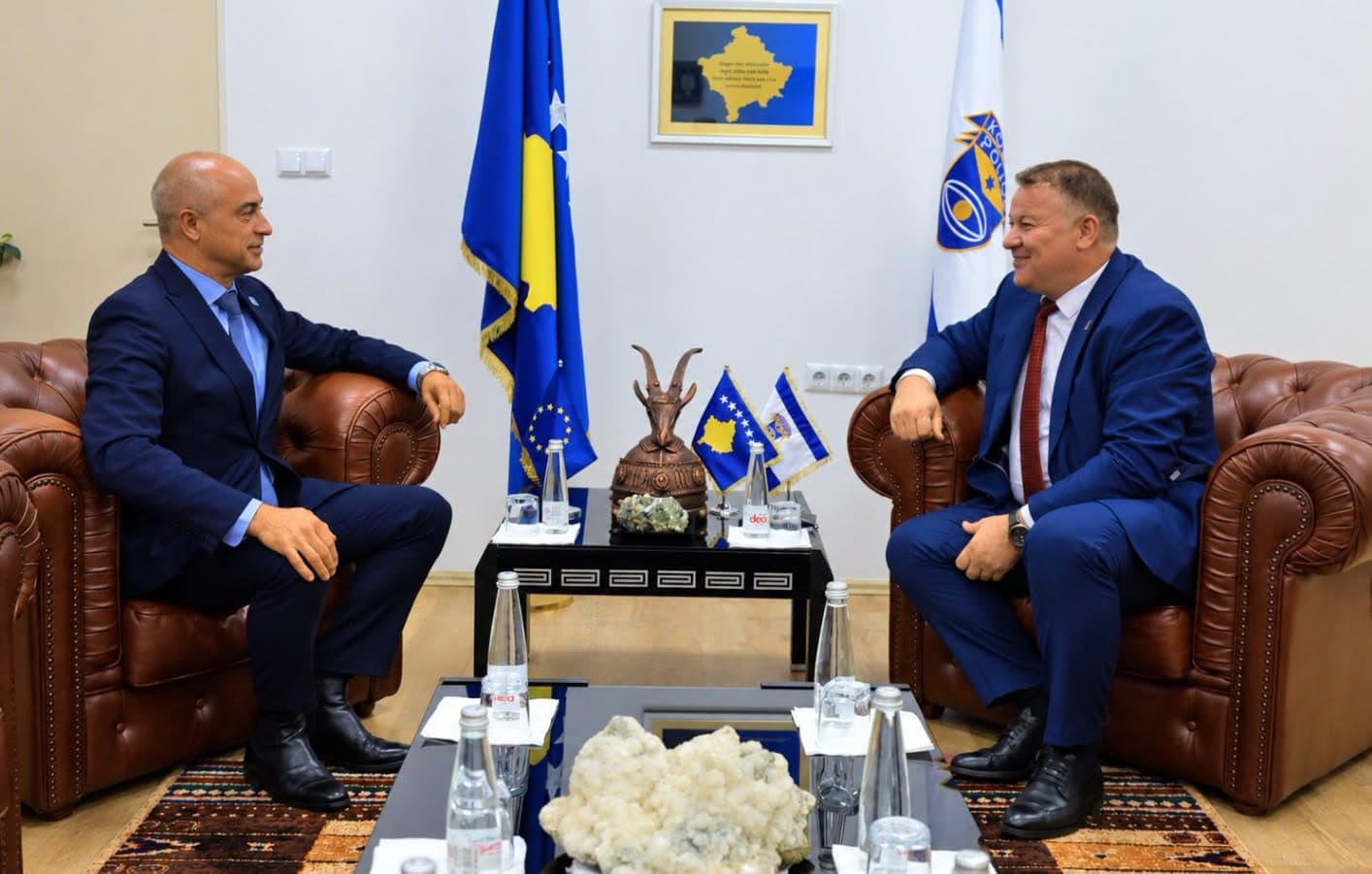 Shefi i EULEX-it shkon në Polici, takohet me Hoxhën