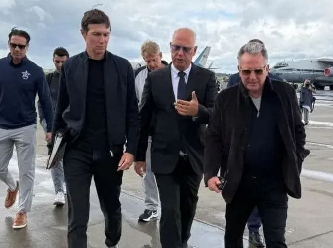 Të dërguarit amerikanë mbërrijnë në Moskë përpara bisedimeve për Ukrainën
