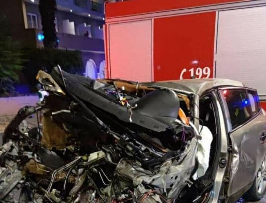 Tragjedi në Greqi: Tre të rinj shqiptarë humbin jetën në aksident, dy të tjerë në gjendje kritike