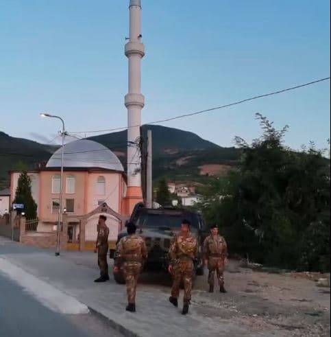 Featured image for Ushtarët italianë patrullojnë në Prizren