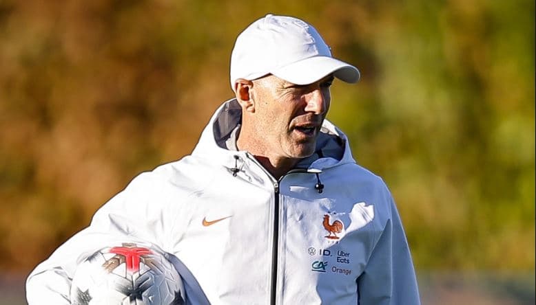 Featured image for Zidane me rregulla të ashpra, ndalon edhe berberët në kampin e Francës