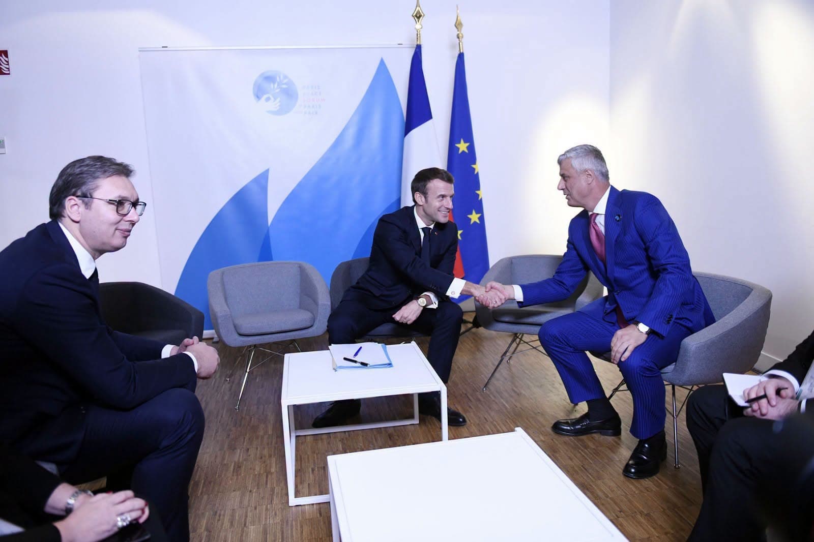 A e informoi Macron Vuçiqin për dënimin e Thaçit? – ky është mendimi i profesorit të njohur