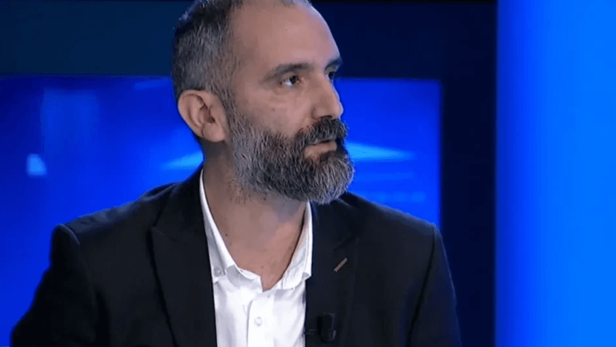 Abrashi: Kurrë nuk e kemi lidhur presidentin me votimin e Ligjit për Specialen