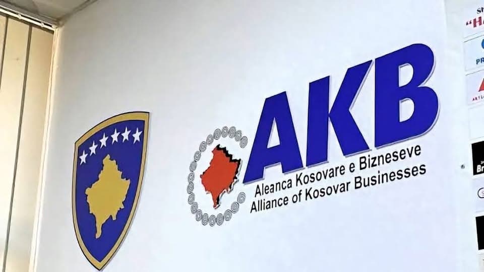 AKB: 500 vende pune në rrezik – stop standardeve të dyfishta ndaj prodhuesve vendorë!