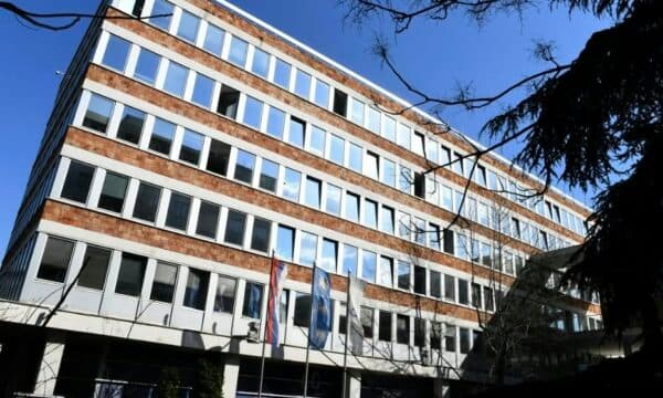 Alarm për bomba në objektet e Radio Televizioni e Serbisë në Serbi, evakuohen punonjësit