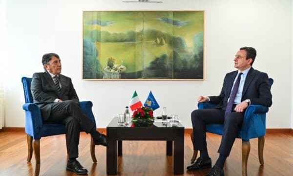 Albin Kurti e pret në Qeveri ambasadorin italian, gjyqi ndaj katërshes së UÇK’së temë diskutimi