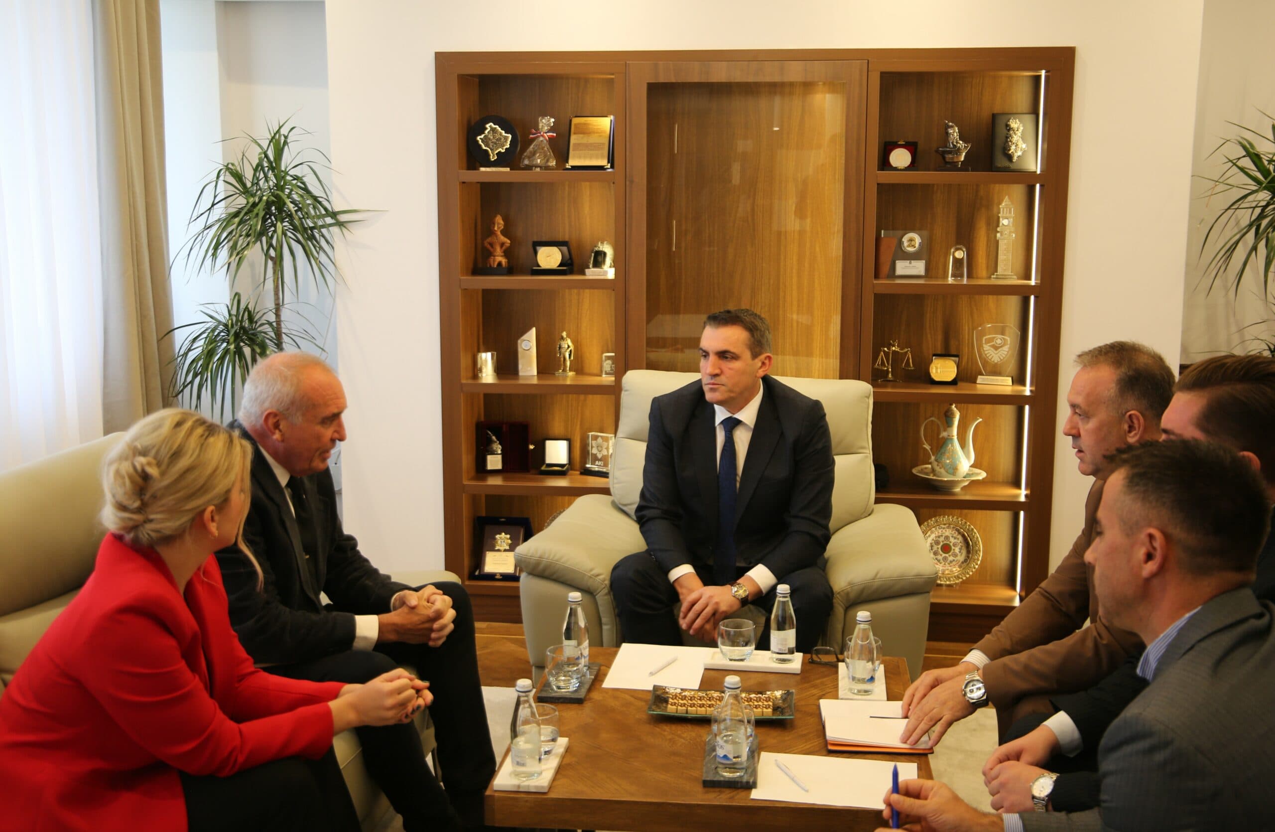 Featured image for Ambasada britanike ofron mbështetje për Mekanizmin Mbikëqyrës të Punës së Prokurorit të Shtetit