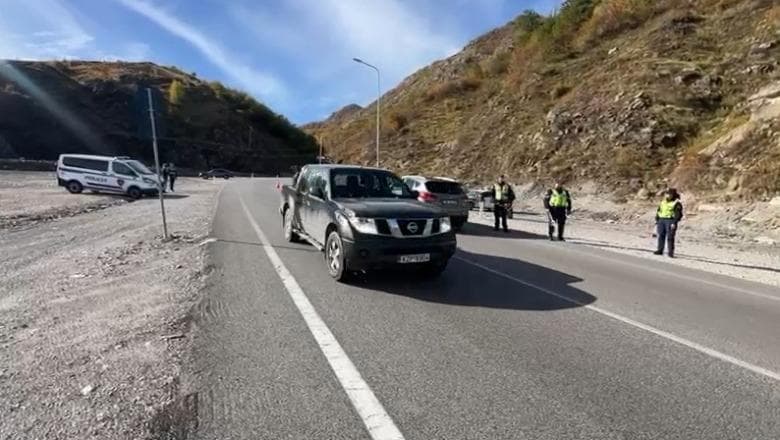 “Askush nuk kalon pa u kontrolluar” – Policia blindon Rrugën e Arbrit