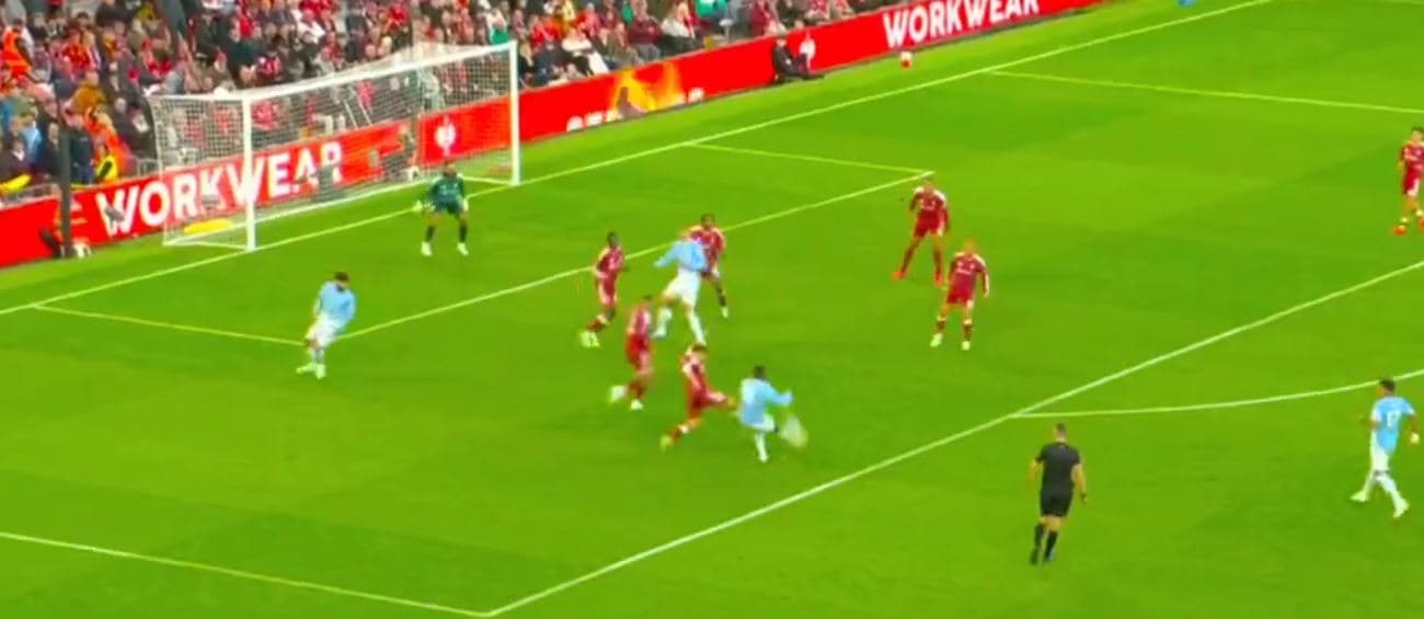 Featured image for Çfarë lojtari, Jeremy Doku shënon supergol ndaj Liverpoolit