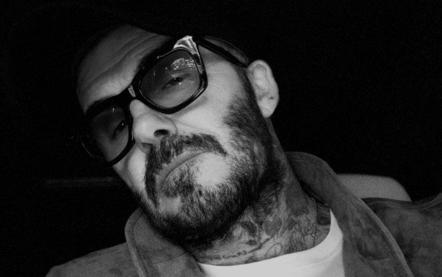 Featured image for Çfarë po ndodhë me të? David Beckham shfaqet me fytyrë të ënjtur
