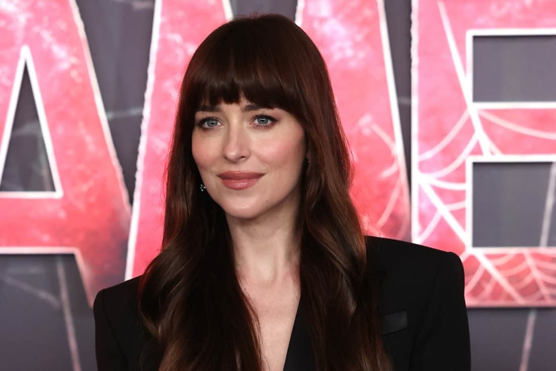 Featured image for Dakota Johnson flet hapur: “Tani bëj se*ksin më të mirë të jetës sime”
