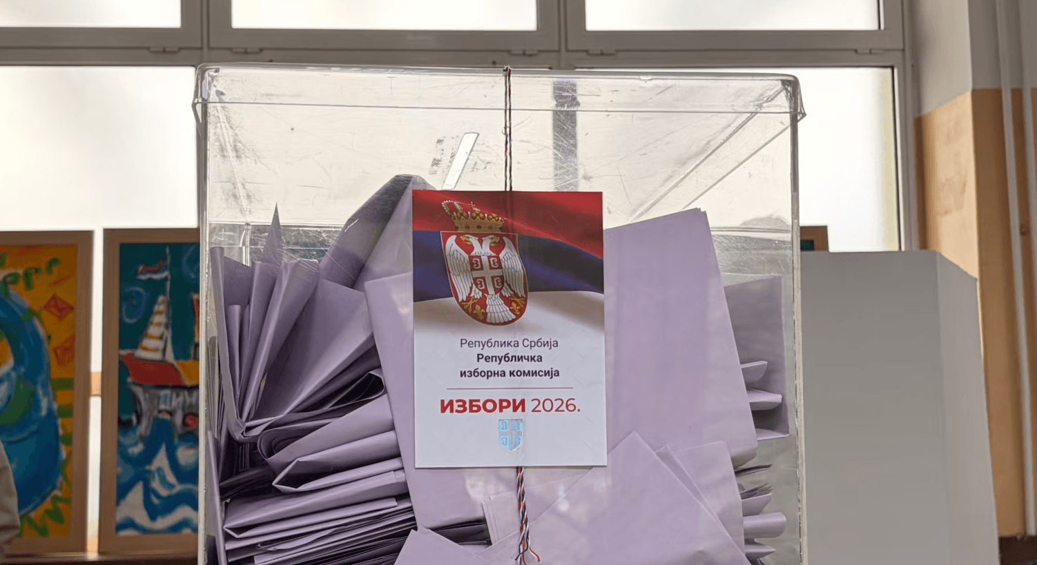 Deri në orën 18:00, në Serbi votojnë 64.89% të qytetarëve me të drejtë vote