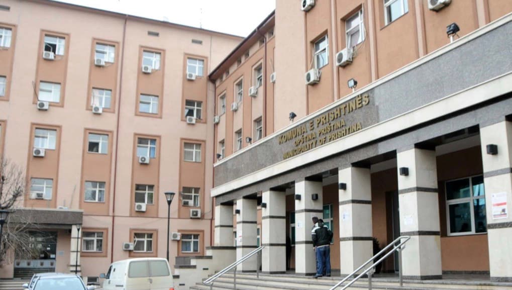 Edhe Prishtina shtyn ekskursionin e maturantëve në Shqipëri, shkak protestat atje