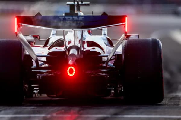 Featured image for Formula 1 përgatit rikthimin e motorëve V8, më të lehtë, më të lirë dhe me më shumë zhurmë