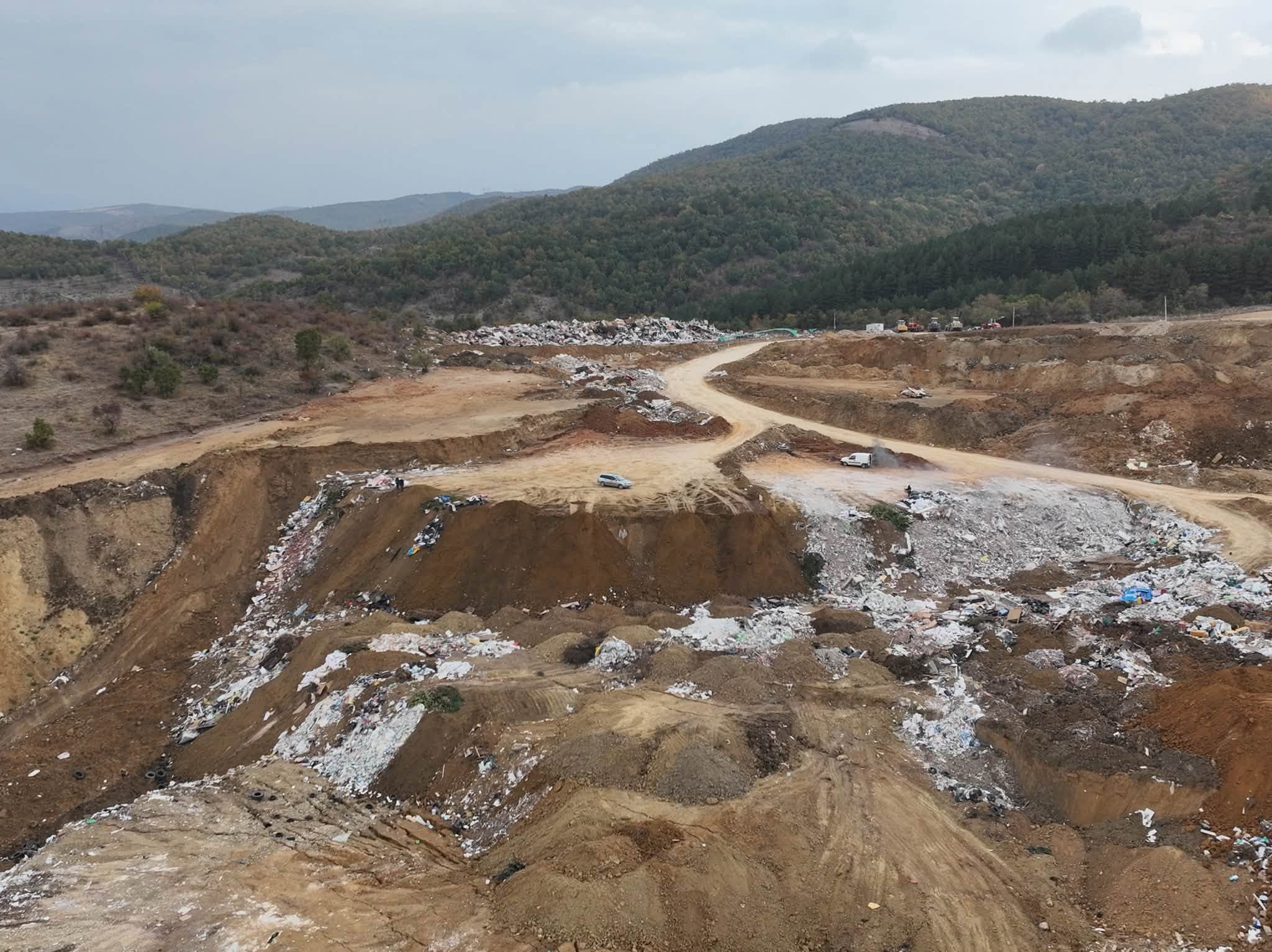 Gjobitet me 5 mijë euro Komuna e Prishtinës për mbeturinat vëllimore dhe deponitë e dheut