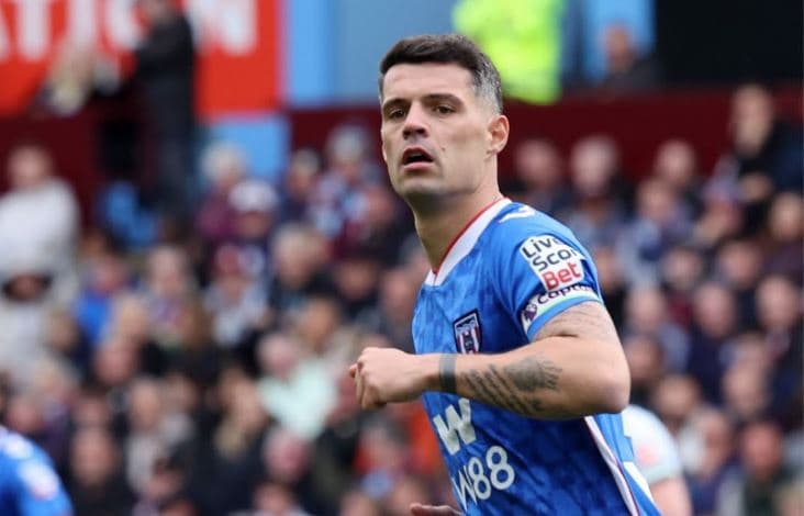 Featured image for Granit Xhaka ofendohet nga tifozët e Newcastle, e quajnë “COVID”