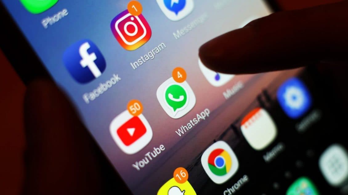 Greqia ndalon rrjetet sociale për fëmijët nën 15 vjeç