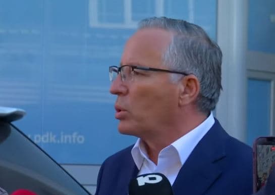 Hamza: Ligji për Dhomat e Specializuara duhet të votohet pa vonesë, nuk po bëhet për PDK, por për UÇK-në