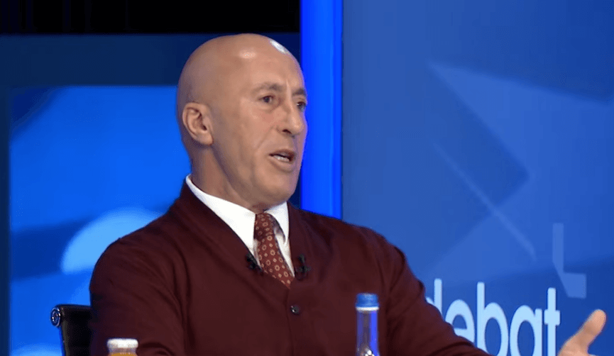 Haradinaj e quan Kurtin “sundimtar”: Protestuesve u dha gaz lotsjellës e dajak