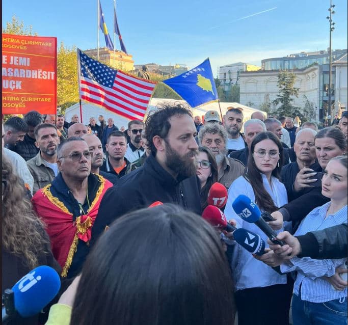 Haziri-deputetëve: Nga kuvendi mund të dilni vetëm mbi trupat tanë