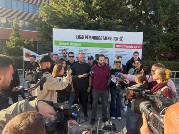 “Jo në emrin tim, deputetëve: Seancë të jashtëzakonshme, Ligji për Specialen të shqyrtohet në Kuvend