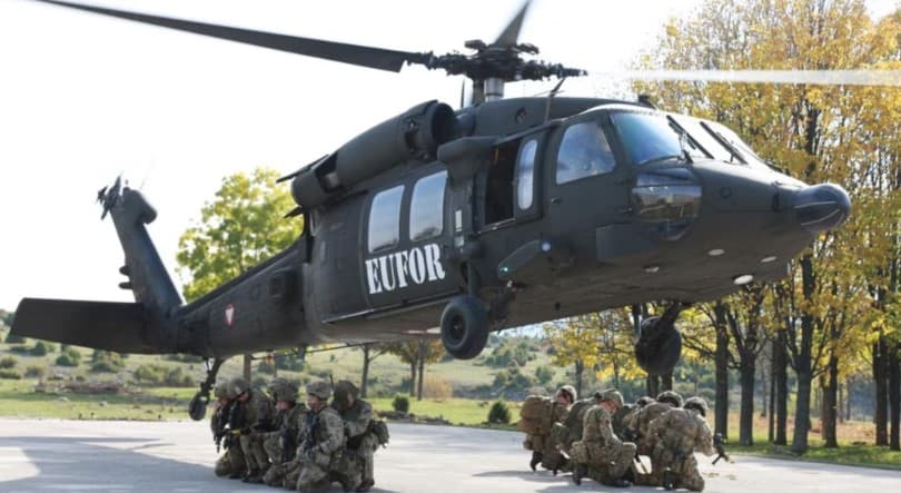 Katër të vdekur dhe 11 të lënduar nga rrëzimi i helikopterit italian në Bosnjë