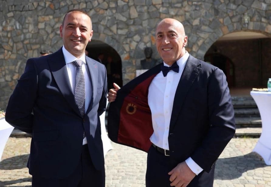 Featured image for Kërcënimet me vrasje ndaj vëllëzërve Haradinaj, Aleanca: Kjo fushatë linçuese po gjen mbështetje përmes deklaratave skandaloze edhe tek deputetët e VV-së