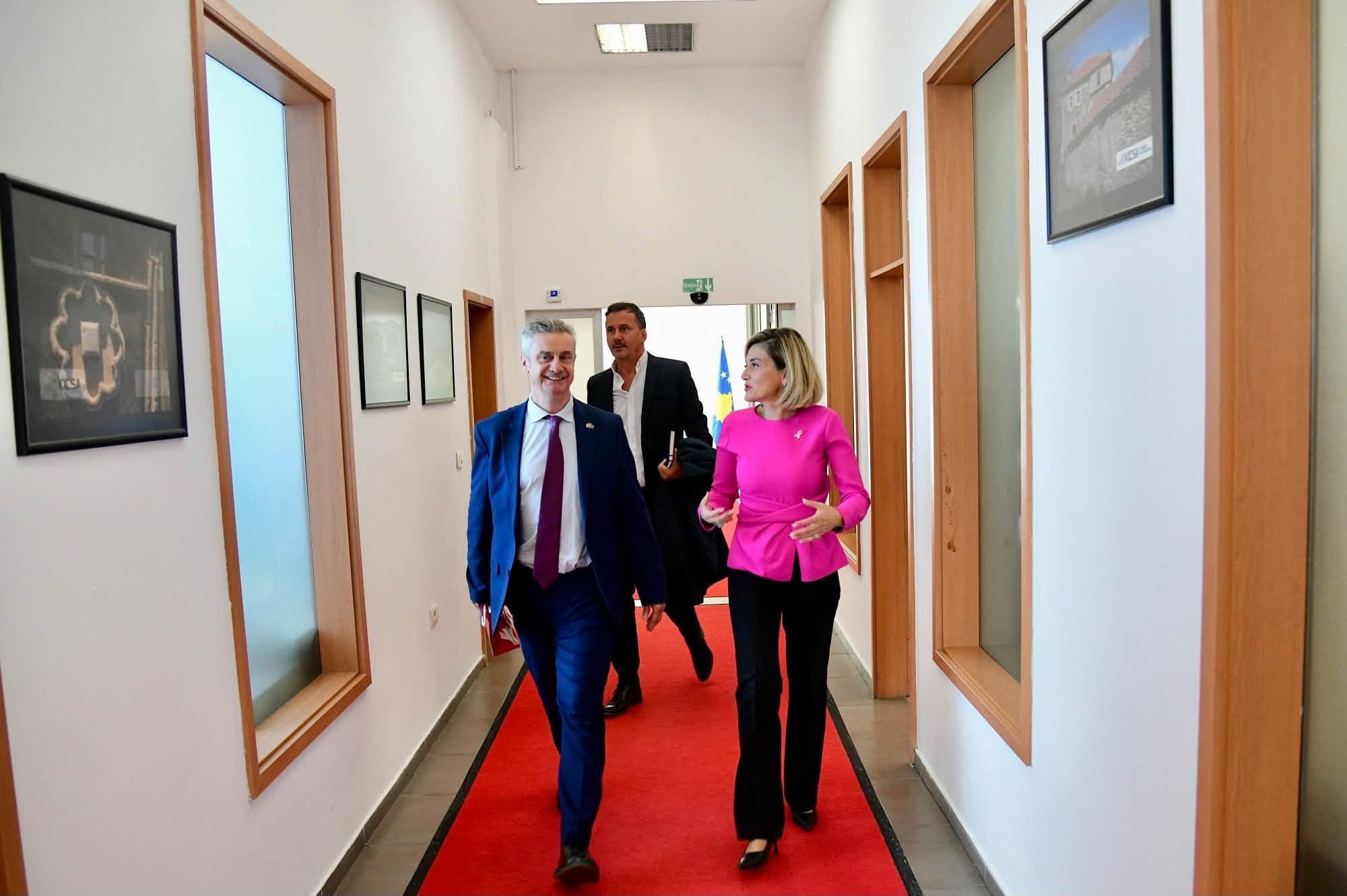 Featured image for Kosova dhe Britania synojnë avancimin e bashkëpunimit ekonomik e tregtar