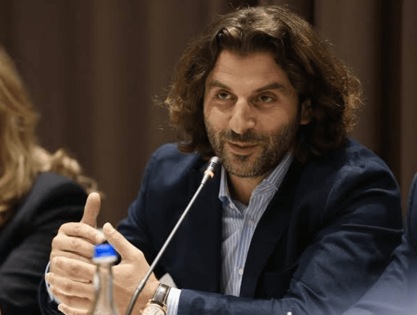 Kraki i VV-së përkrahë protestat e rinisë në Shqipëri