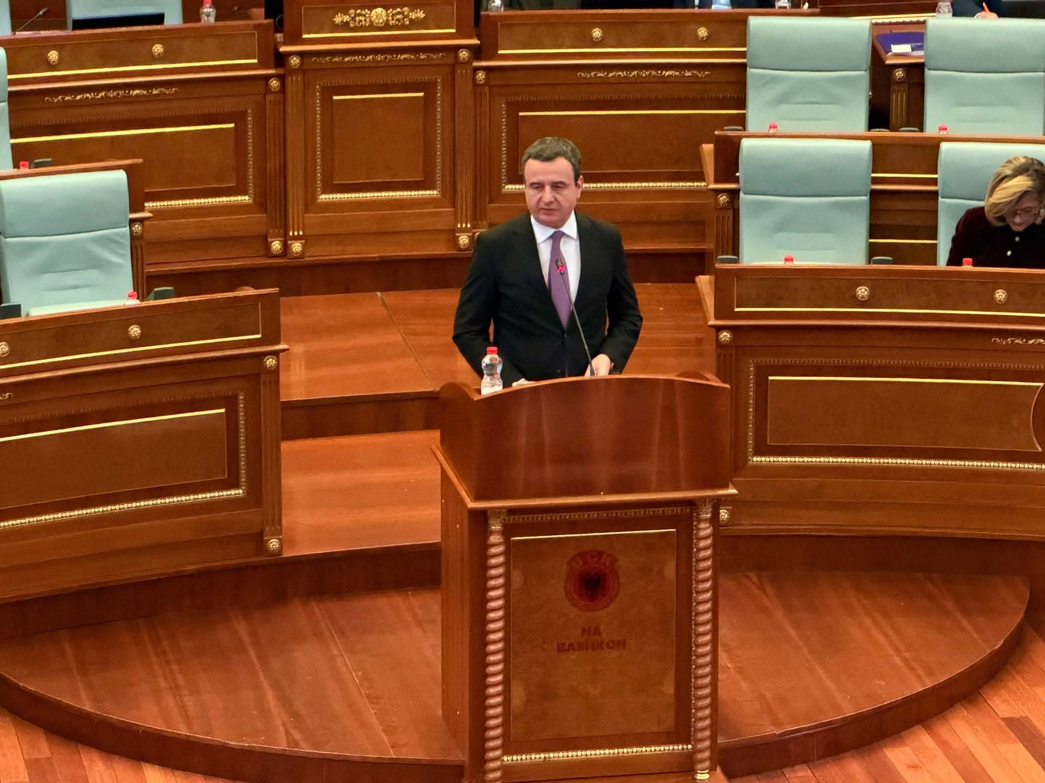 Featured image for Kurti pas kalimit të Ligjit për Byronë e Pasurisë: Na vonuan për tre vjet e gjysmë, por s’na ndalin