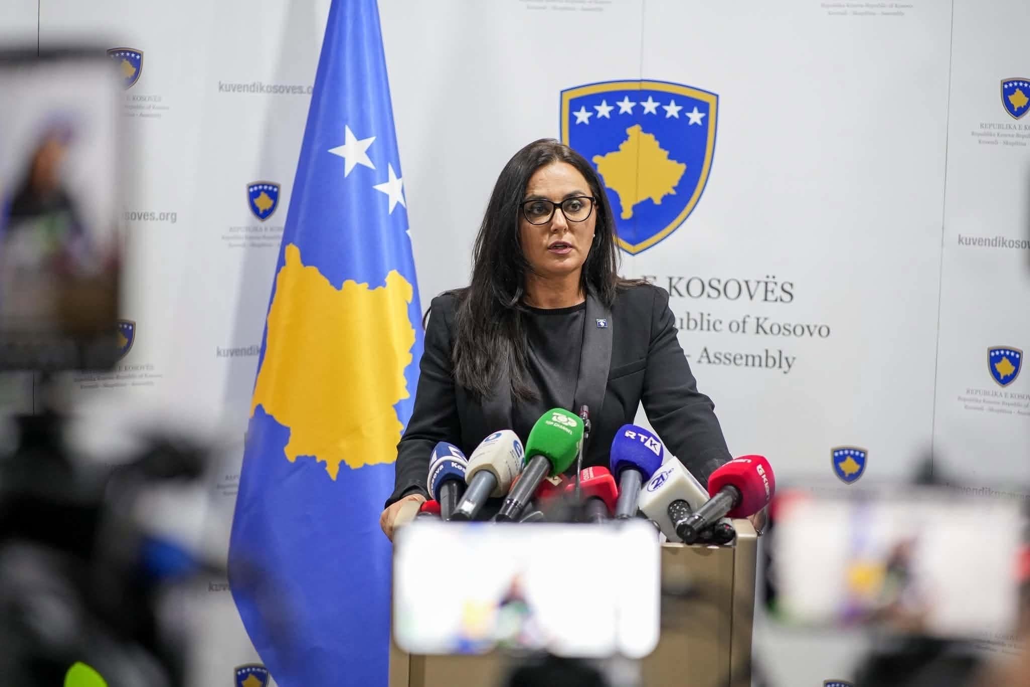 Lushaku-Sadriu: Kosova ka humbur kohë në kriza, pushteti duhet të fokusohet në qeverisje dhe rezultate