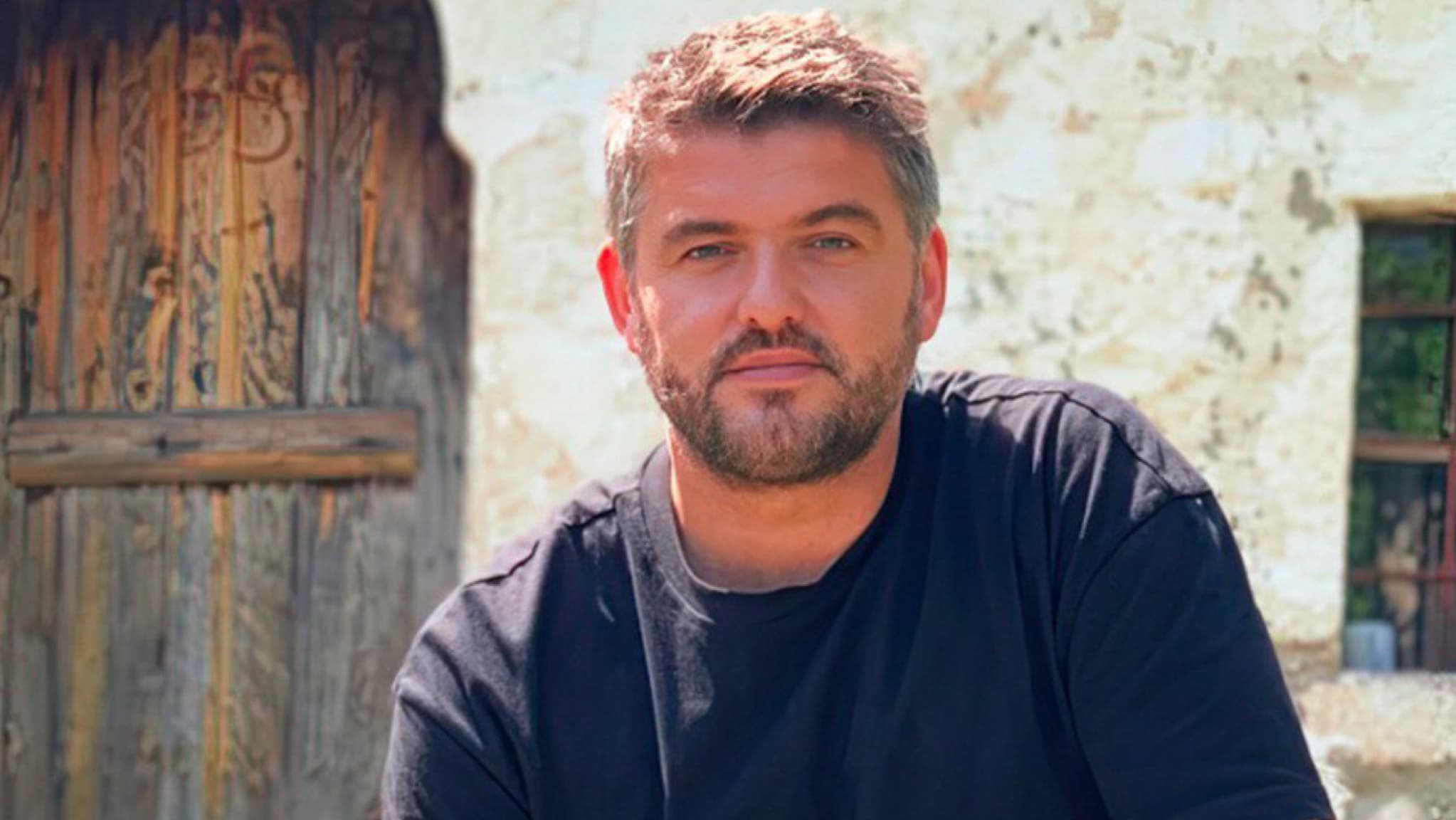 Marin Mema reagon mes protestave studentore në Shqipëri: Nuk kam synime politike, nuk dua as karrige e as pozita – misioni im është Bashkimi Kombëtar
