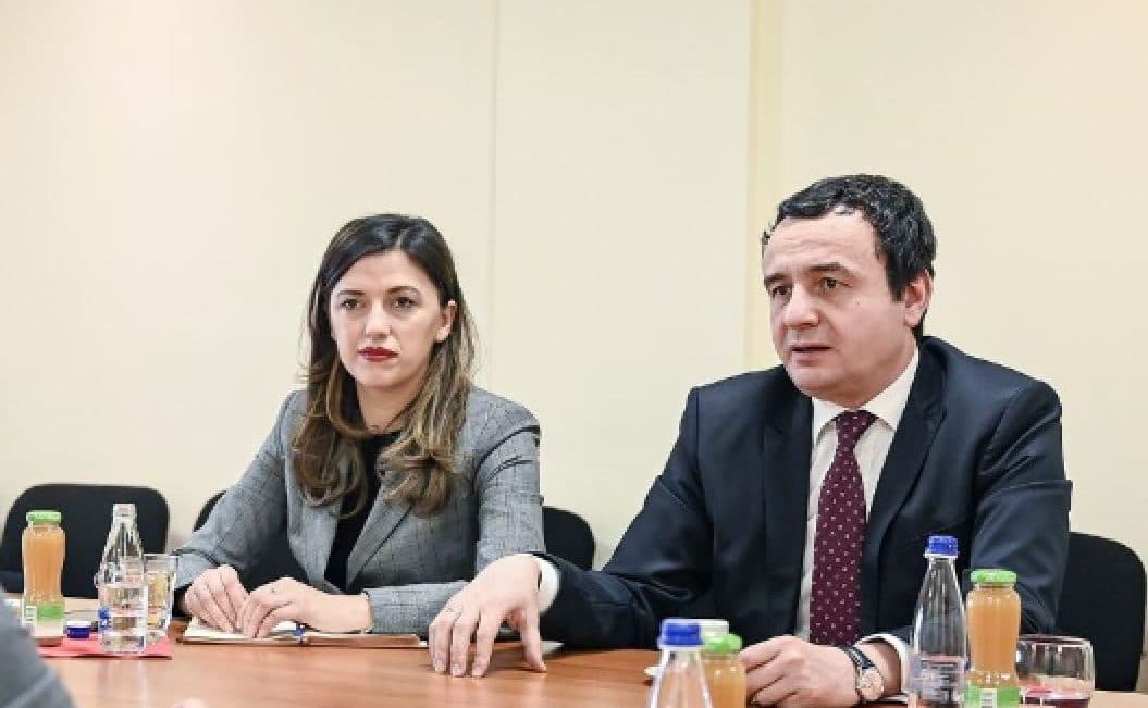 Mbledhja e Këshillit të Përgjithshëm të VV-së, a mund të ketë ndryshim të kryetarit? – Kjo është përgjigja e Albulena Haxhiut