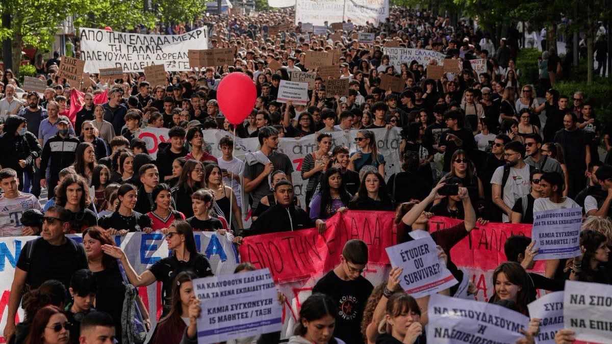 Mijëra studentë dhe mësues protestojnë në Greqi për kushte më të mira në arsim