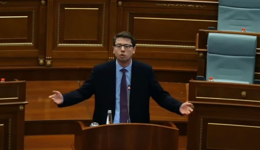 Murati: Paga e 13-të do të paguhet në fillim të vitit të ardhshëm, komunat nuk janë dëmtuar nga rishikimi i buxhetit