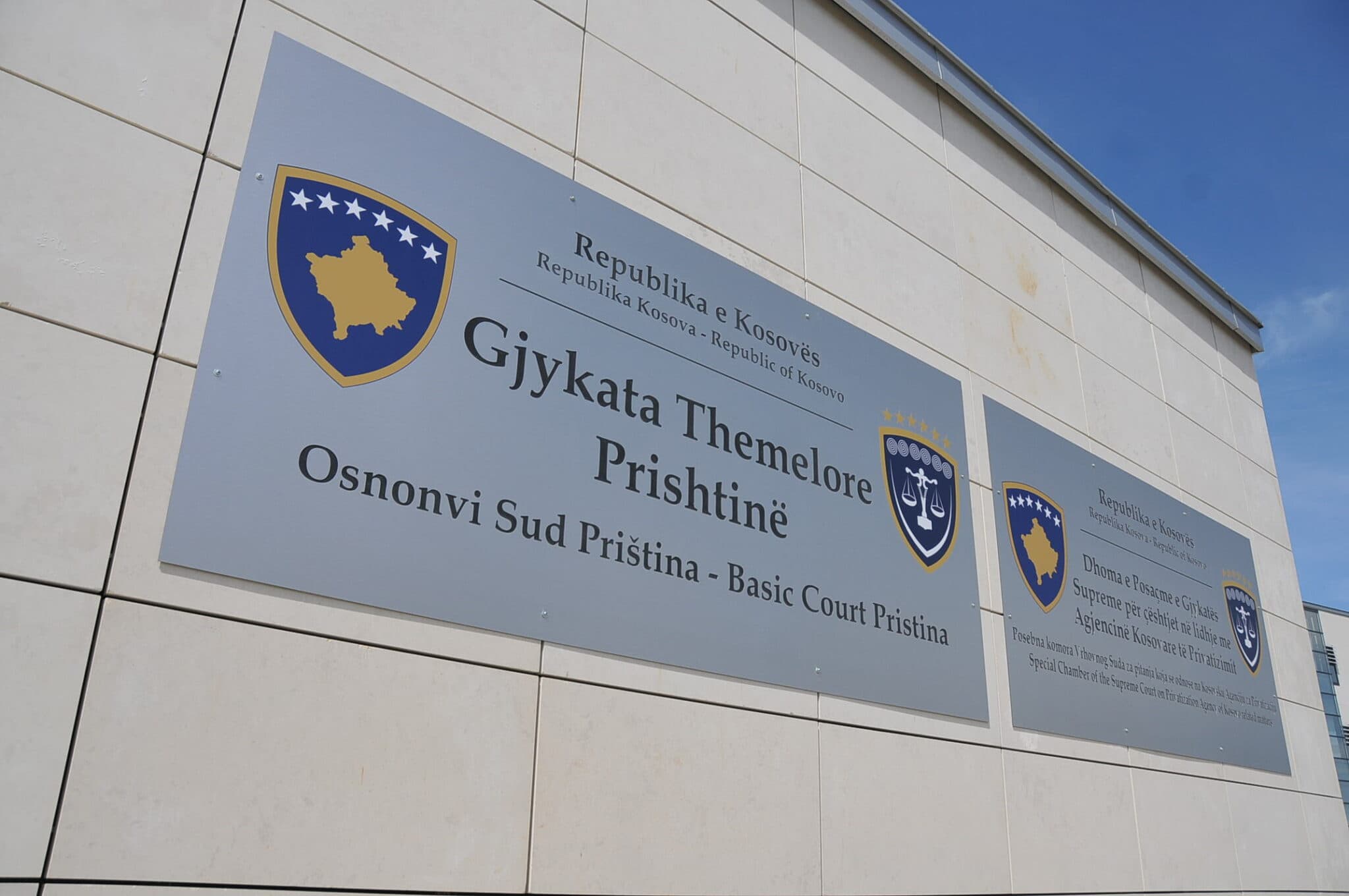 Një muaj paraburgim për dy të dyshuar për krime lufte në Kosovë