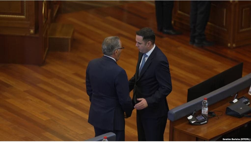 PDK-ja dhe LDK-ja në betejë me veten