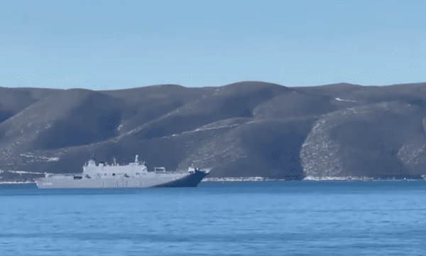 Featured image for Pesë luftanije të NATO-s zbarkojnë në Orikum të Vlorës, kjo është arsyeja