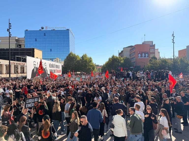 Policia falënderon qytetarët për protestën e qetë