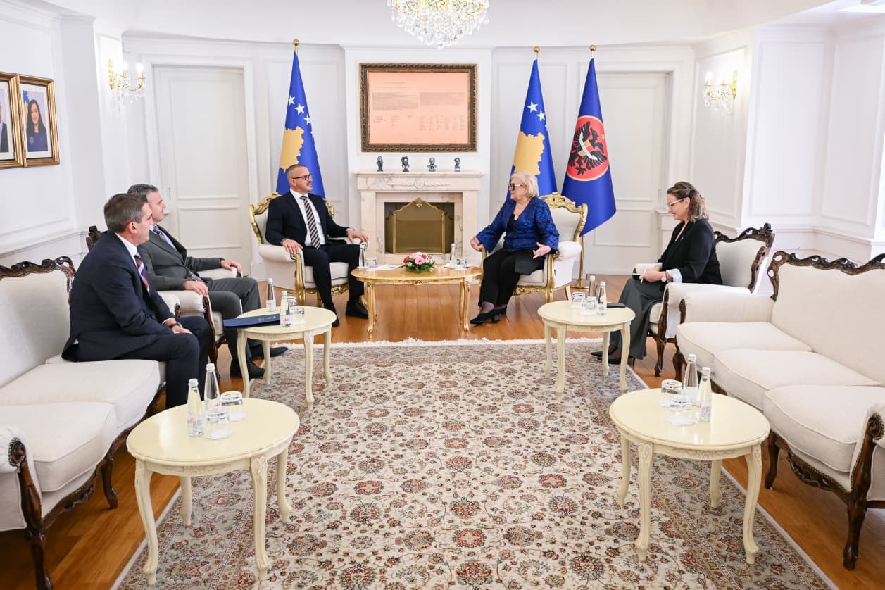 Presidentja Shiroka Pula pret në takim Kryeprokurorin e Shtetit, flasin për rëndësinë e funksionimit të pavarur dhe efikas të sistemit të drejtësisë