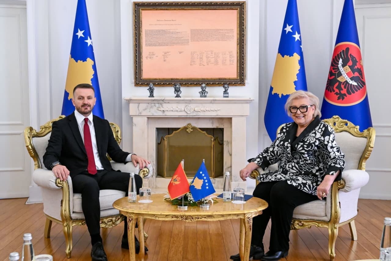 Presidentja takohet me ministrin e Administratës Publike të Malit të Zi, zbulohet se çka u diskutua