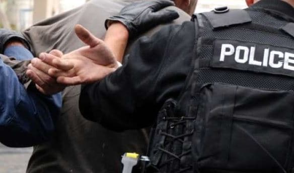 Prizren: Arrestohet i dyshuari që mashtronte qytetarët me profile të rreme dhe premtime për ndihmë ligjore