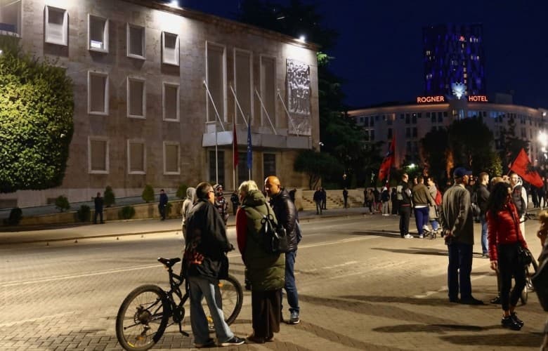 Featured image for Protesta në Tiranë hyn në ditën e 17