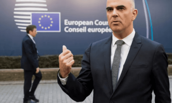 Protestat në Evropë dhe në Shqipëri, sekretari i përgjithshëm i KE-së: Zemërimi i qytetarëve nuk duhet të bëhet mjet politik