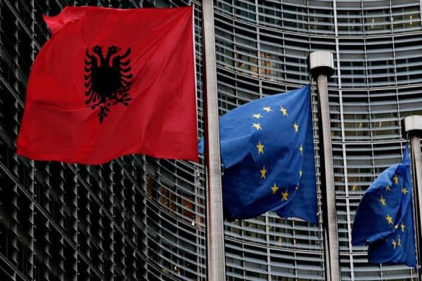 Protestat në Shqipëri, PE apel për dialog dhe vetëpërmbajtje